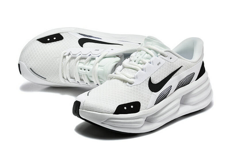 Les Baskets Nike Zoom pegasus combinent style et performance, offrant une expérience unique. Leur design élégant. Pas cher. Le moins Cher.
