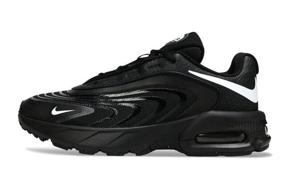Découvrez les Baskets Nike Air Max Fire Black White, un mélange parfait de confort et de style. Faites le choix du minimalisme urbain maintenant !