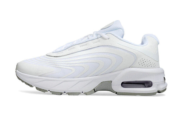 Découvrez les Baskets Nike Air Max Fire white, un modèle à la silhouette moderne et au design épuré. Offrez-vous le confort et le style aujourd'hui !