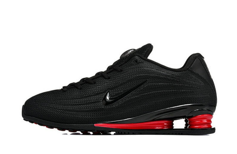 Les baskets Nike Shox NZ combinent style et performance pour les amateurs de mode et les athlètes.pas cher. Le moins cher.