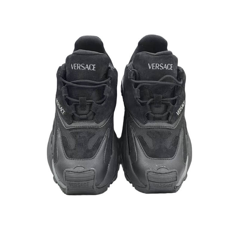 Les baskets sneakers Versace incarnent un style emblématique et un luxe italien.

 leur design audacieux.pas cher. Le moins cher.