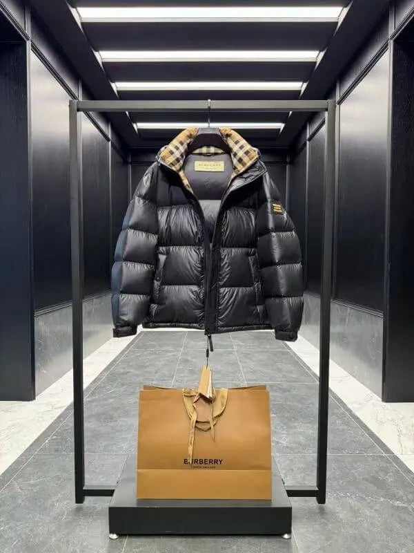 Les Doudoune Burberry l'élégance et la qualité, offrant  expérience exceptionnelle.  design raffiné matériaux de haute qualité.pas cher. Le moins cher.