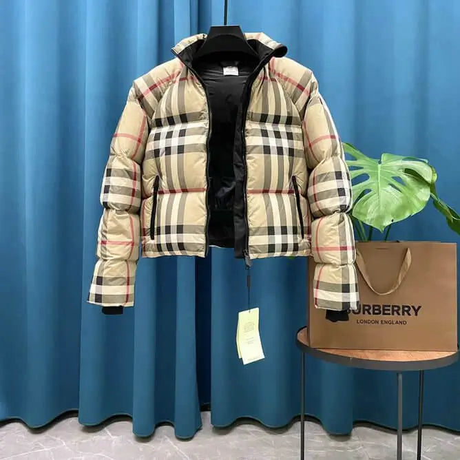 Les Doudoune Burberry l'élégance et la qualité, offrant  expérience exceptionnelle.  design raffiné matériaux de haute qualité.pas cher. Le moins cher.