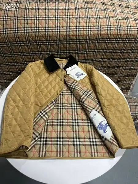 Les Doudoune Burberry l'élégance et la qualité, offrant  expérience exceptionnelle.  design raffiné matériaux de haute qualité.pas cher. Le moins cher.
