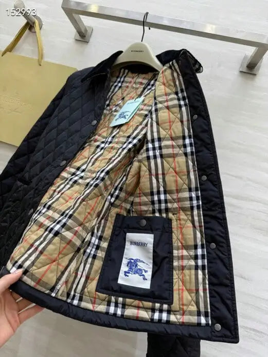 Les Doudoune Burberry l'élégance et la qualité, offrant  expérience exceptionnelle.  design raffiné matériaux de haute qualité.pas cher. Le moins cher.