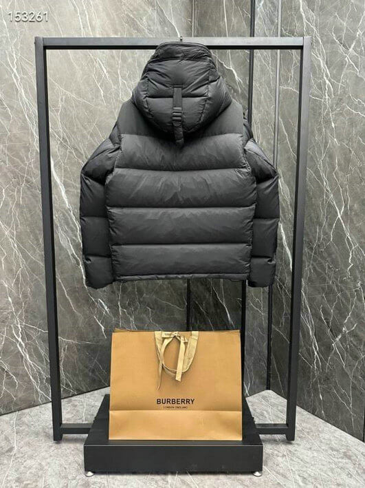 Les Doudoune Burberry l'élégance et la qualité, offrant  expérience exceptionnelle.  design raffiné matériaux de haute qualité.pas cher. Le moins cher.