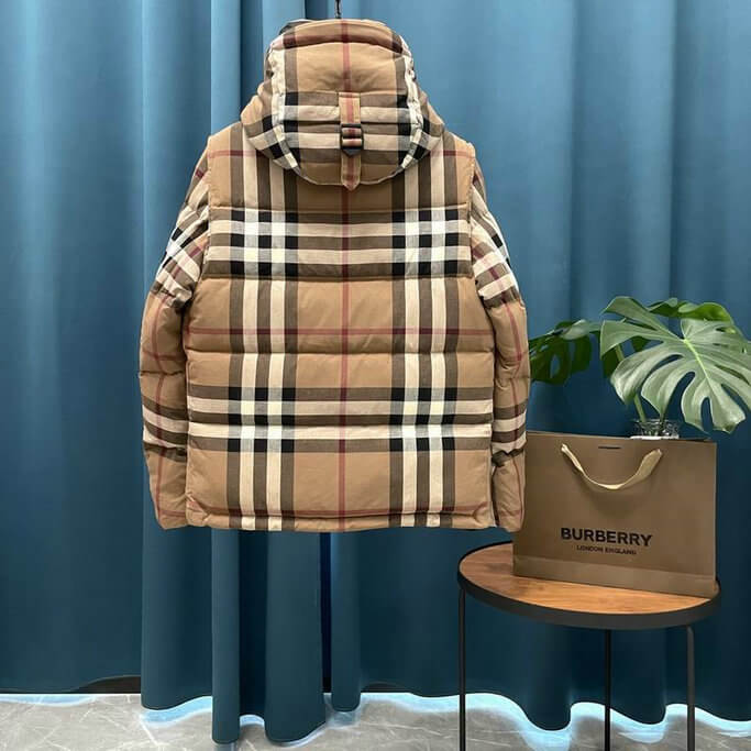 Les Doudoune Burberry l'élégance et la qualité, offrant  expérience exceptionnelle.  design raffiné matériaux de haute qualité.pas cher. Le moins cher.