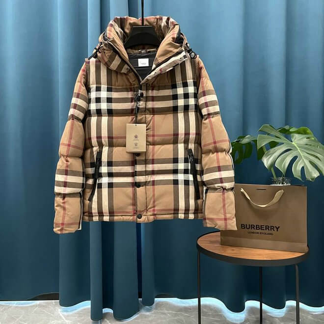 Les Doudoune Burberry l'élégance et la qualité, offrant  expérience exceptionnelle.  design raffiné matériaux de haute qualité.pas cher. Le moins cher.