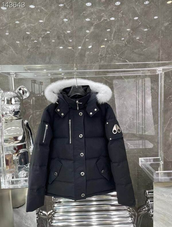 Les doudounes Moose Knuckles allient élégance et performance pour offrir une protection optimale contre le froid. Leur design sophistiqué.pas cher. Le moins cher.