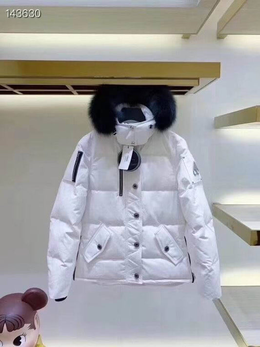 Les doudounes Moose Knuckles allient élégance et performance pour offrir une protection optimale contre le froid. Leur design sophistiqué.pas cher. Le moins cher.