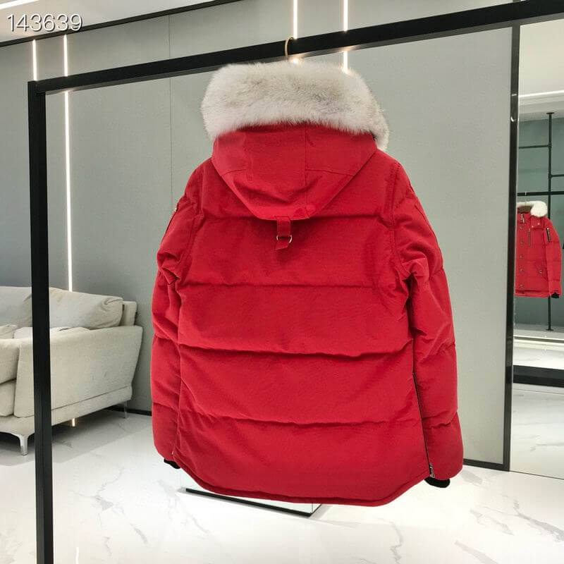 Les doudounes Moose Knuckles allient élégance et performance pour offrir une protection optimale contre le froid. Leur design sophistiqué.pas cher. Le moins cher.