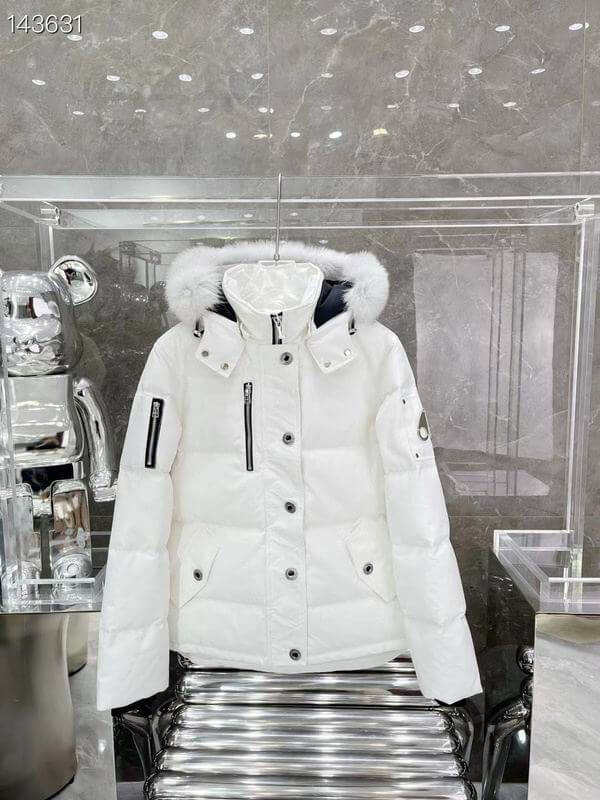Les doudounes Moose Knuckles allient élégance et performance pour offrir une protection optimale contre le froid. Leur design sophistiqué.pas cher. Le moins cher.