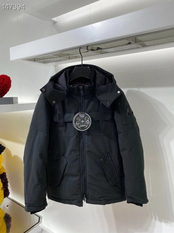 Les doudounes Moose Knuckles allient élégance et performance pour offrir une protection optimale contre le froid. Leur design sophistiqué.pas cher. Le moins cher.