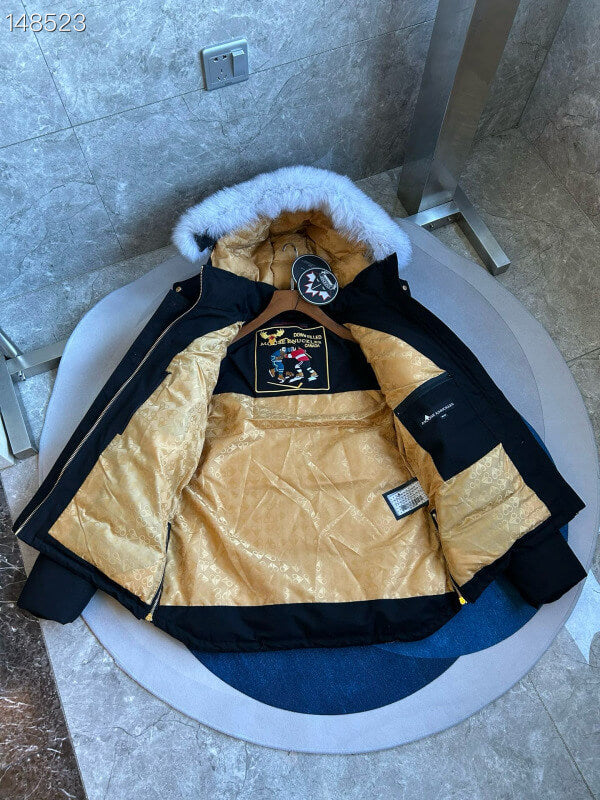 Les doudounes Moose Knuckles allient élégance et performance pour offrir une protection optimale contre le froid. Leur design sophistiqué.pas cher. Le moins cher.