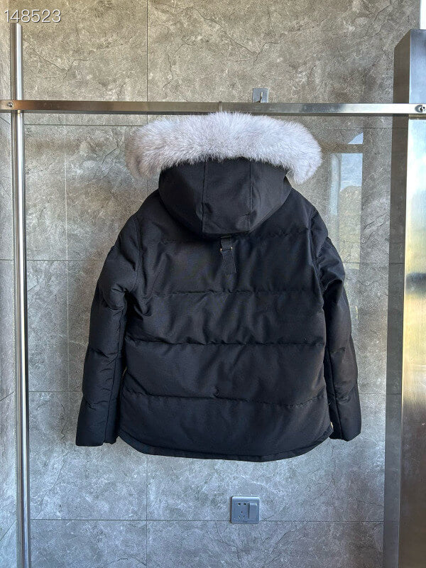 Les doudounes Moose Knuckles allient élégance et performance pour offrir une protection optimale contre le froid. Leur design sophistiqué.pas cher. Le moins cher.