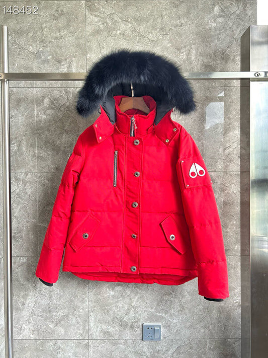 Les doudounes Moose Knuckles allient élégance et performance pour offrir une protection optimale contre le froid. Leur design sophistiqué.pas cher. Le moins cher.
