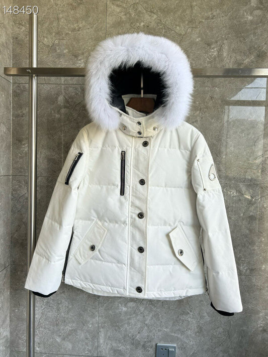 Les doudounes Moose Knuckles allient élégance et performance pour offrir une protection optimale contre le froid. Leur design sophistiqué.pas cher. Le moins cher.