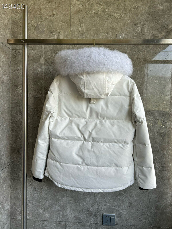 Les doudounes Moose Knuckles allient élégance et performance pour offrir une protection optimale contre le froid. Leur design sophistiqué.pas cher. Le moins cher.