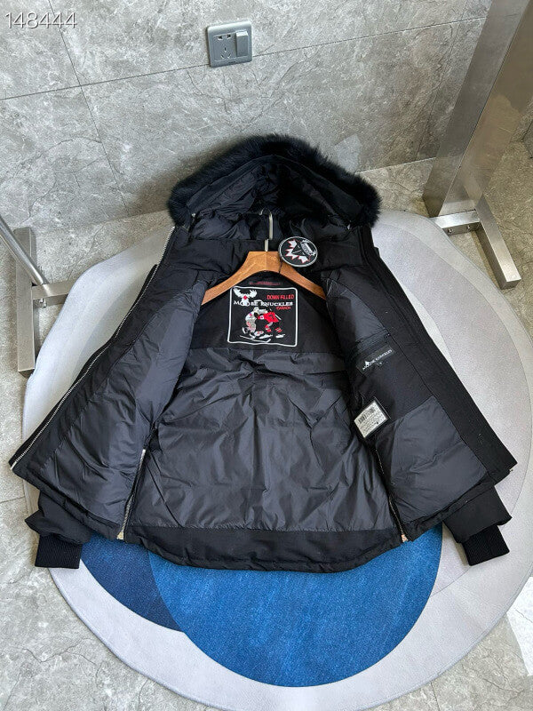 Les doudounes Moose Knuckles allient élégance et performance pour offrir une protection optimale contre le froid. Leur design sophistiqué.pas cher. Le moins cher.