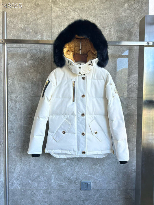 Les doudounes Moose Knuckles allient élégance et performance pour offrir une protection optimale contre le froid. Leur design sophistiqué.pas cher. Le moins cher.