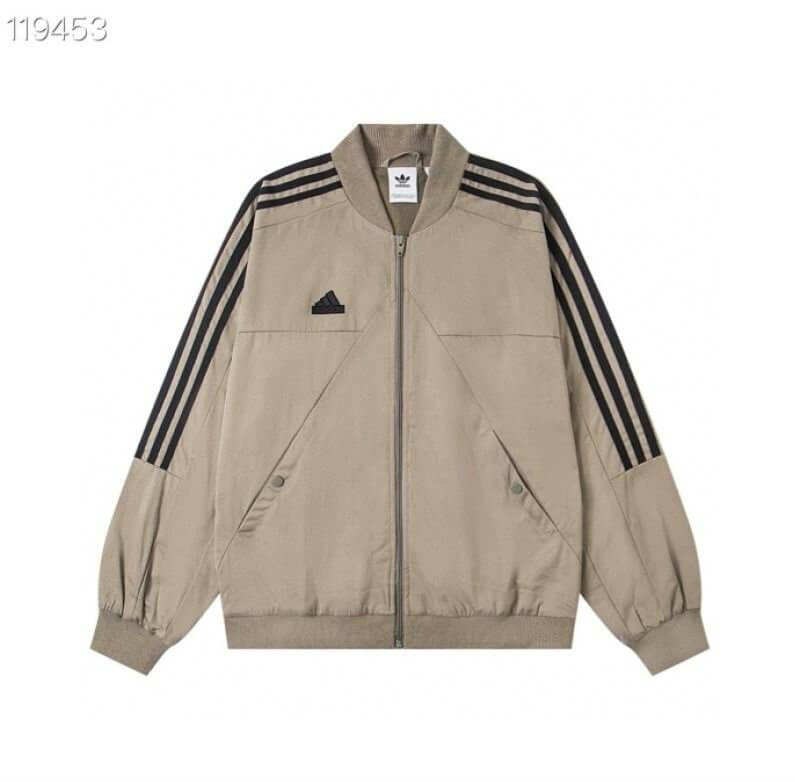 Découvrez la Veste Adidas Homme alliant style et performance. Conçue pour l'homme actif, elle vous offre confort et respirabilité. 🧥