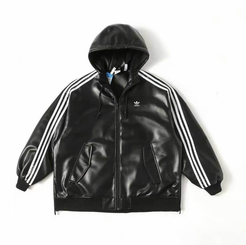 Découvrez la Veste Adidas Homme alliant style et performance. Conçue pour l'homme actif, elle vous offre confort et respirabilité. 🧥