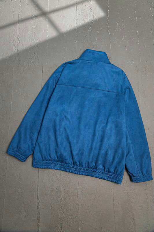 Découvrez la Veste Adidas Homme alliant style et performance. Conçue pour l'homme actif, elle vous offre confort et respirabilité. 🧥
