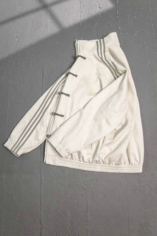 Découvrez la Veste Adidas Homme alliant style et performance. Conçue pour l'homme actif, elle vous offre confort et respirabilité. 🧥