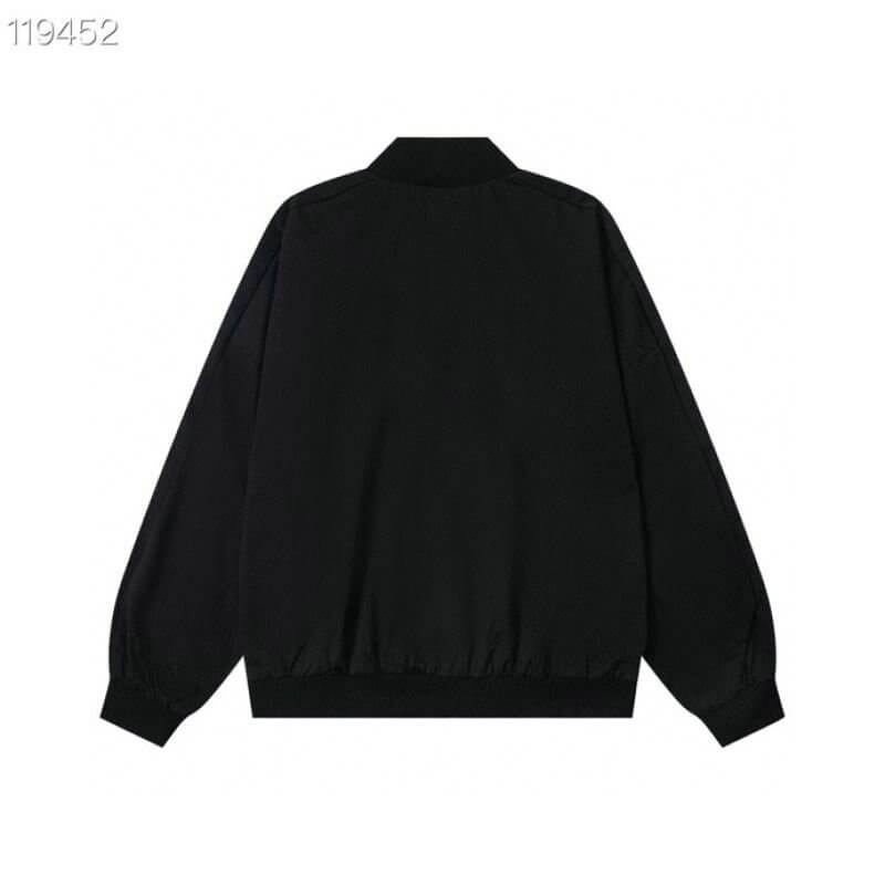 Découvrez la Veste Adidas Homme alliant style et performance. Conçue pour l'homme actif, elle vous offre confort et respirabilité. 🧥