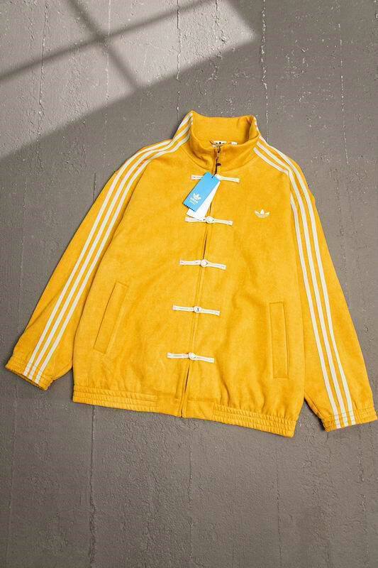 Découvrez la Veste Adidas Homme alliant style et performance. Conçue pour l'homme actif, elle vous offre confort et respirabilité. 🧥