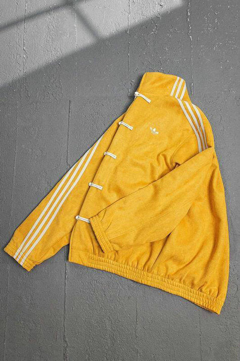 Découvrez la Veste Adidas Homme alliant style et performance. Conçue pour l'homme actif, elle vous offre confort et respirabilité. 🧥