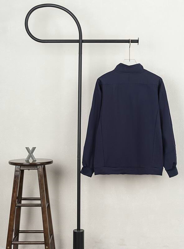 Découvrez la Veste Adidas Homme alliant style et performance. Conçue pour l'homme actif, elle vous offre confort et respirabilité. 🧥