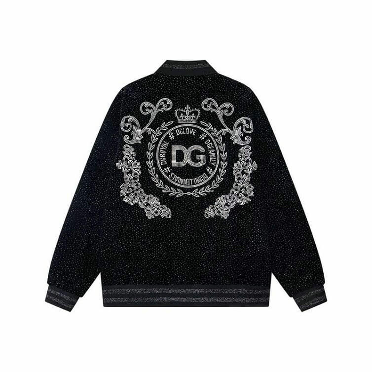 Profitez du mélange parfait de style et de fonctionnalité avec les vestes Dolce Gabbana, conçus pour ceux qui recherchent l'excellence en termes de confort et de performance.
