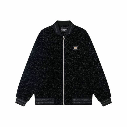 Profitez du mélange parfait de style et de fonctionnalité avec les vestes Dolce Gabbana, conçus pour ceux qui recherchent l'excellence en termes de confort et de performance.