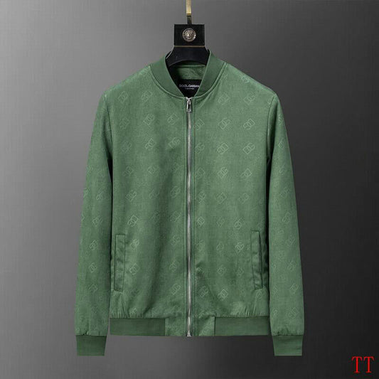 Profitez du mélange parfait de style et de fonctionnalité avec les vestes Dolce Gabbana, conçus pour ceux qui recherchent l'excellence en termes de confort et de performance.