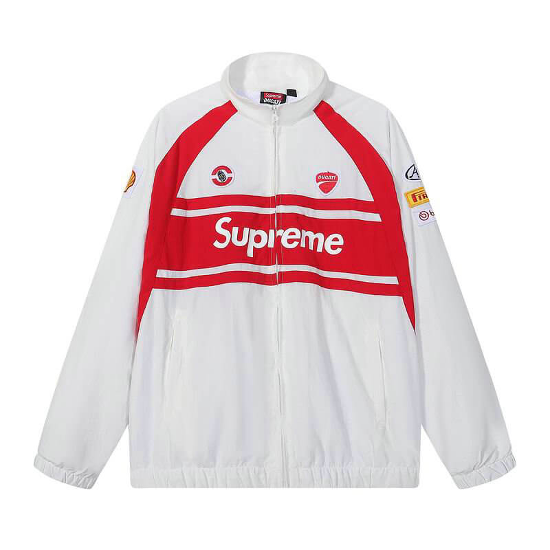 Les vestes Supreme allient élégance et modernité. Leur design audacieux et leurs matériaux de haute qualité. Pas cher. Le moins cher.