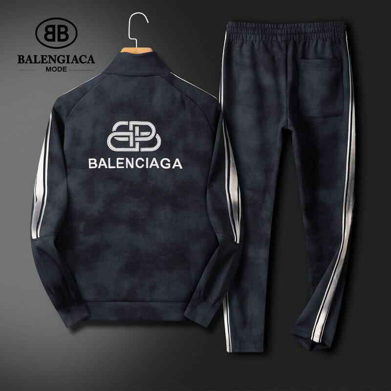 Les ensembles survêtement Balenciaga allient performance et style. Leur design avant-gardiste et leur qualité supérieure. Pas cher. Le moins cher.