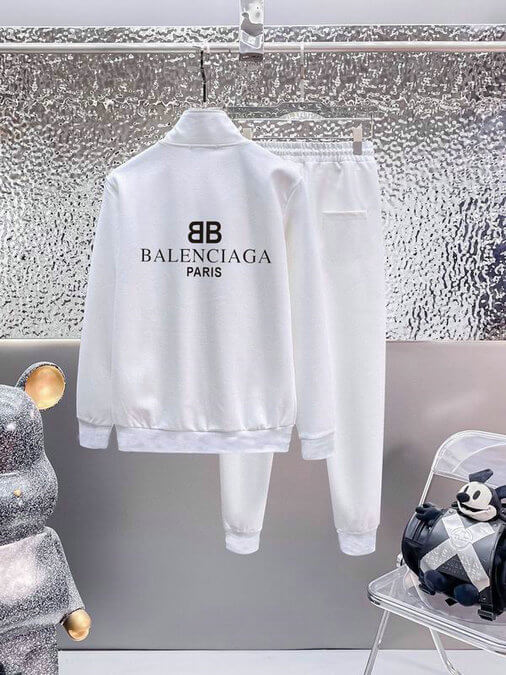 Les ensembles survêtement Balenciaga allient performance et style. Leur design avant-gardiste et leur qualité supérieure. Pas cher. Le moins cher.