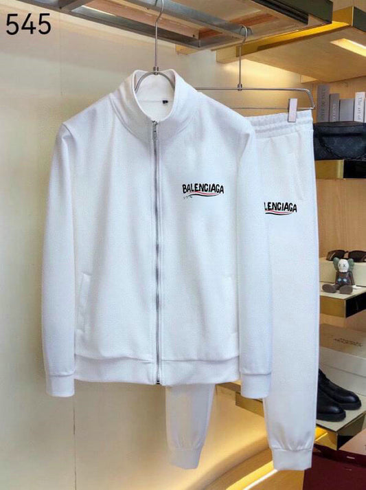 Les ensembles survêtement Balenciaga allient performance et style. Leur design avant-gardiste et leur qualité supérieure. Pas cher. Le moins cher.