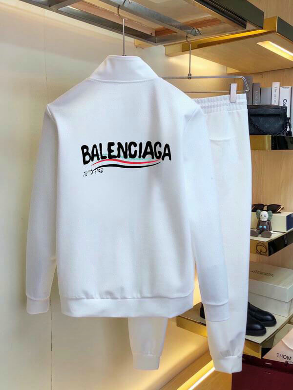 Les ensembles survêtement Balenciaga allient performance et style. Leur design avant-gardiste et leur qualité supérieure. Pas cher. Le moins cher.