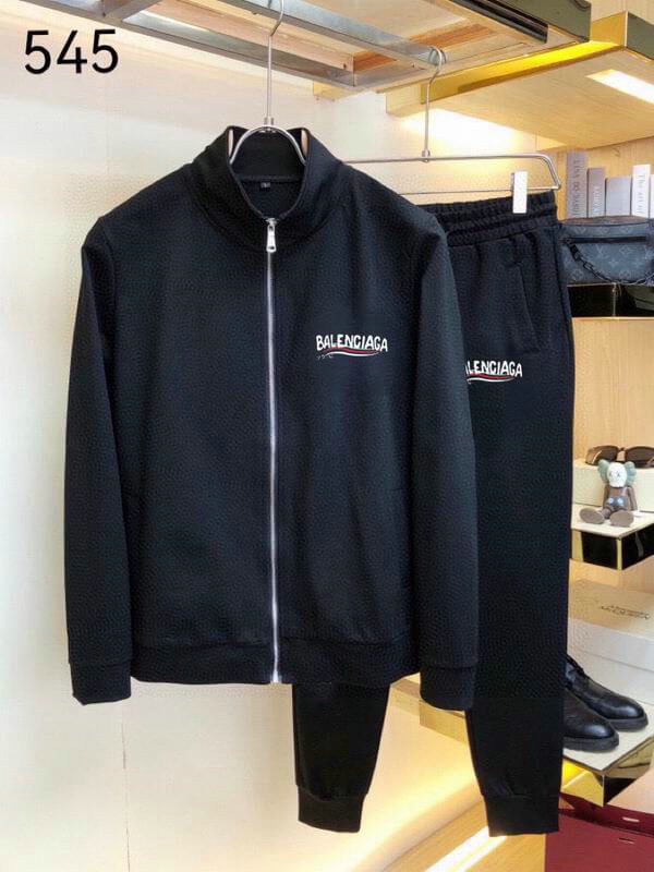 Les ensembles survêtement Balenciaga allient performance et style. Leur design avant-gardiste et leur qualité supérieure. Pas cher. Le moins cher.