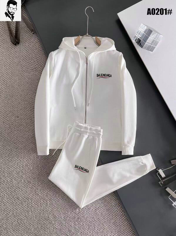 Les ensembles survêtement Balenciaga allient performance et style. Leur design avant-gardiste et leur qualité supérieure. Pas cher. Le moins cher.