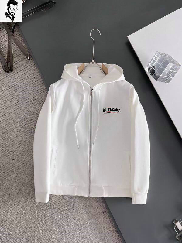 Les ensembles survêtement Balenciaga allient performance et style. Leur design avant-gardiste et leur qualité supérieure. Pas cher. Le moins cher.
