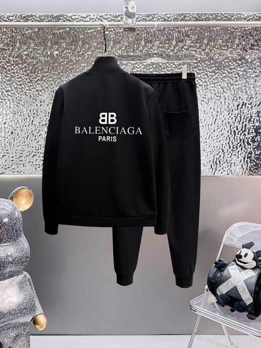 Les ensembles survêtement Balenciaga allient performance et style. Leur design avant-gardiste et leur qualité supérieure. Pas cher. Le moins cher.