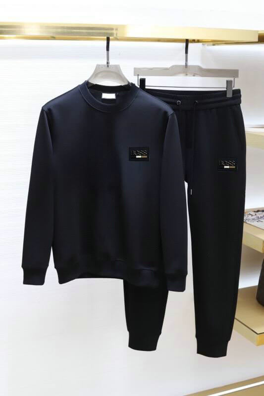 Les ensembles survêtement Hugo Boss allient performance et style. Leur design sophistiqué et leur qualité supérieure.pas cher.le moins cher.