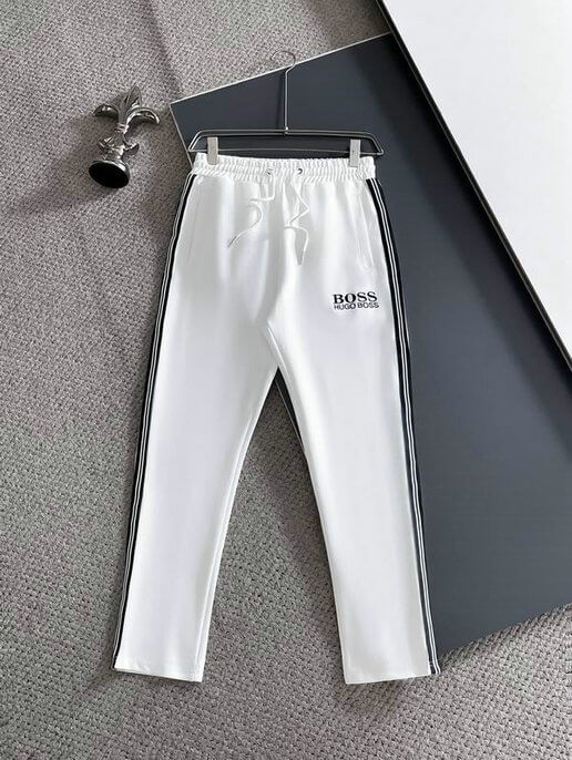 Les ensembles survêtement Hugo Boss allient performance et style. Leur design sophistiqué et leur qualité supérieure.pas cher.le moins cher.