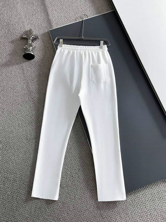 Les ensembles survêtement Hugo Boss allient performance et style. Leur design sophistiqué et leur qualité supérieure.pas cher.le moins cher.