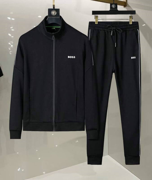 Les ensembles survêtement Hugo Boss allient performance et style. Leur design sophistiqué et leur qualité supérieure.pas cher.le moins cher.