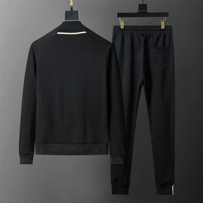 Les ensembles survêtement Hugo Boss allient performance et style. Leur design sophistiqué et leur qualité supérieure.pas cher.le moins cher.