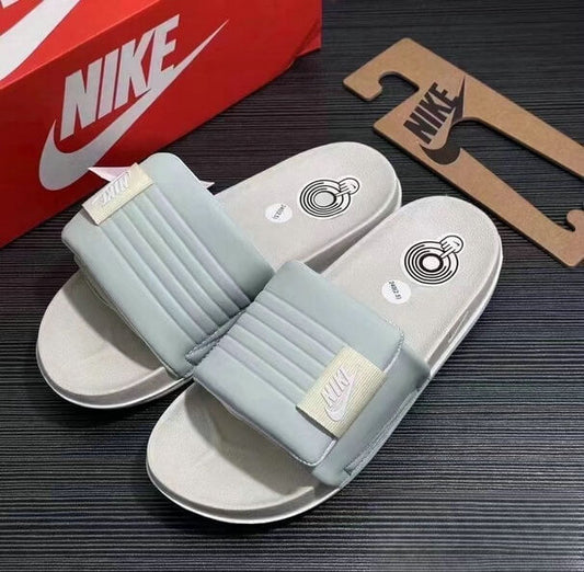 Les sandales claquettes nike sont un incontournable pour ceux qui recherchent un mélange parfait entre confort et style décontracté.